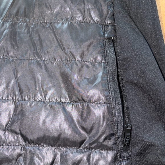 runDisney Mickey “Every Mile is Magic” Puffer Vest 🖤✨ - Picture 4 of 7